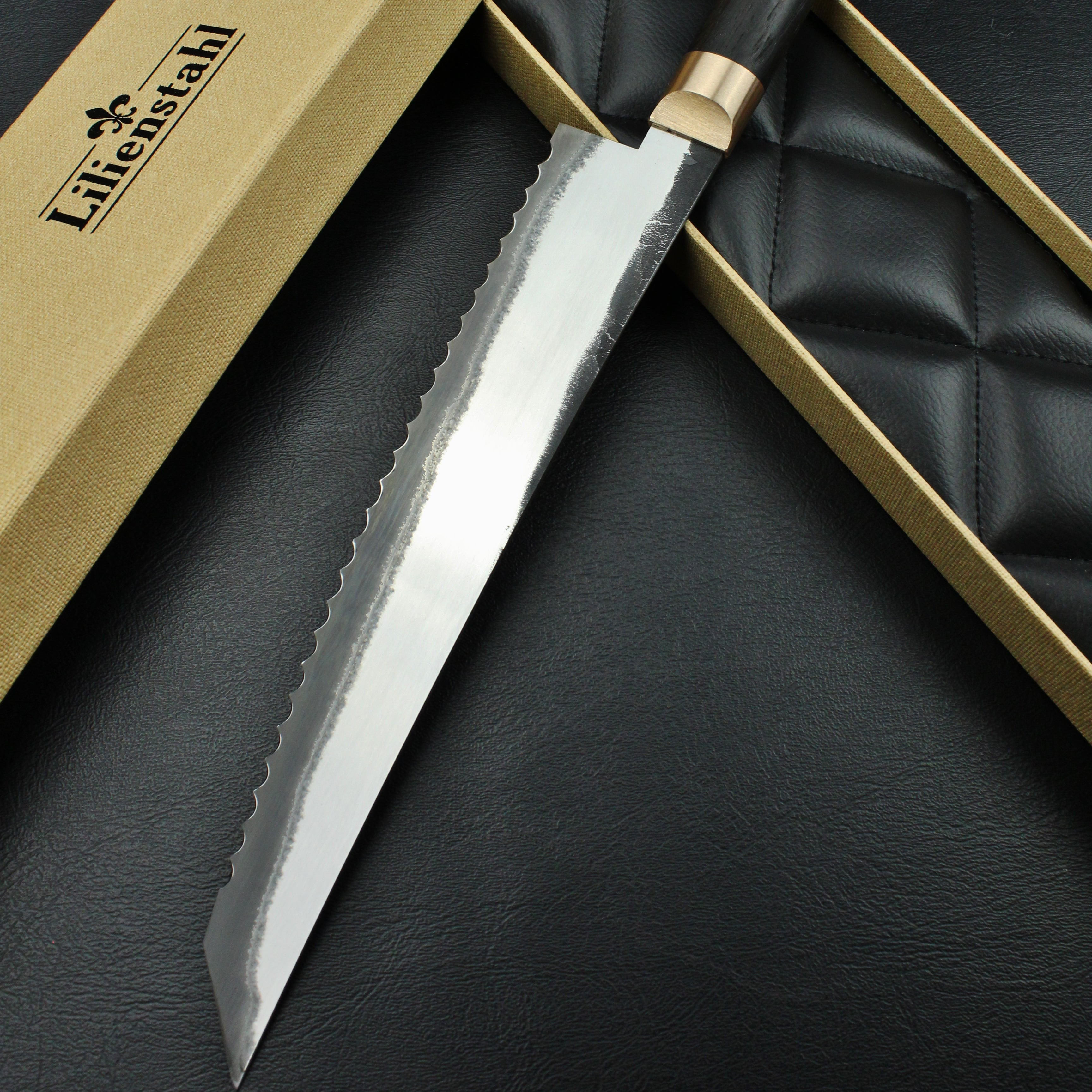 Bread Knife Mooreiche - Lilienstahl