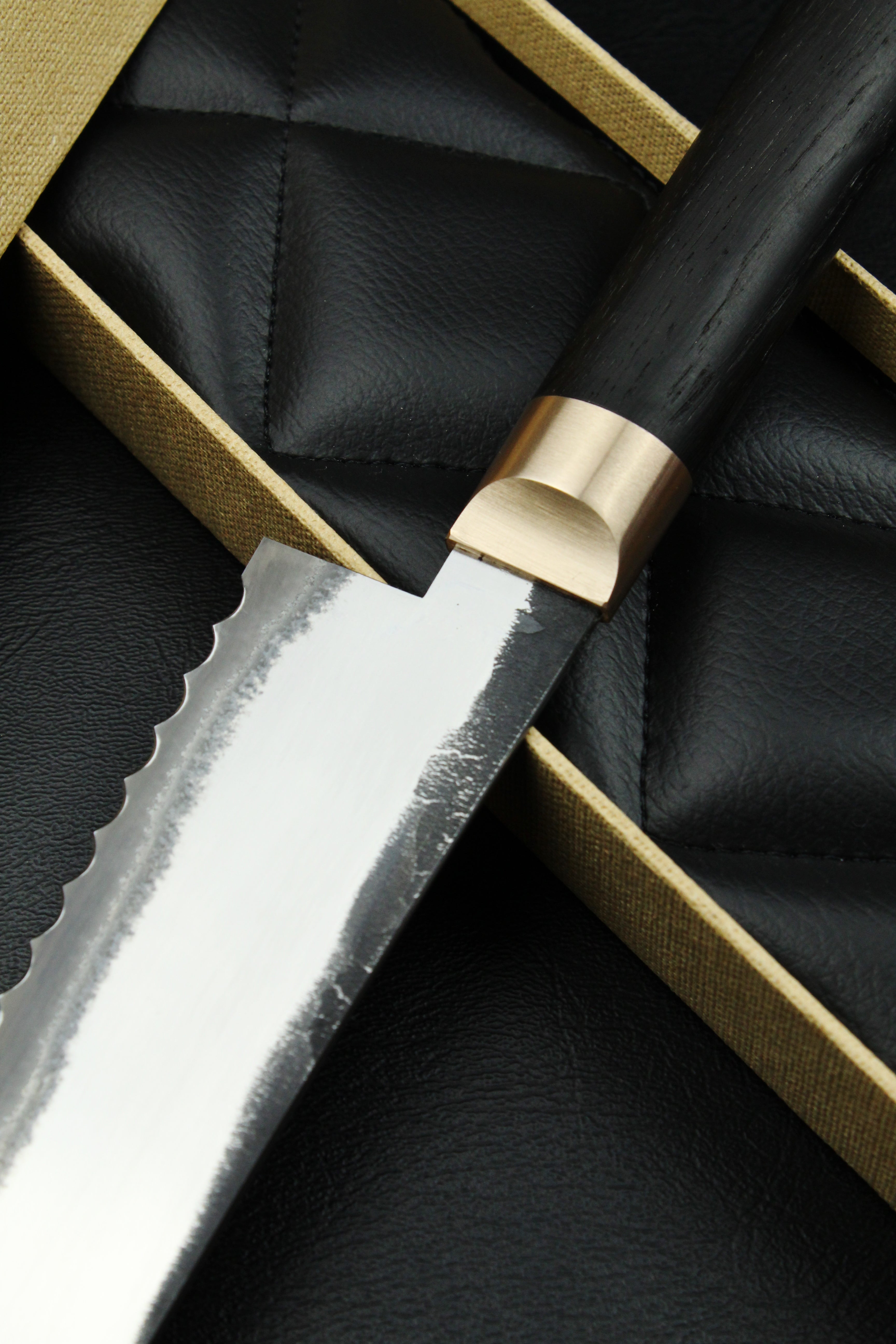 Brotmesser Mooreiche - Lilienstahl